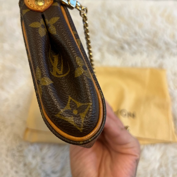 Louis Vuitton Eva Clutch - Picture 9 of 14